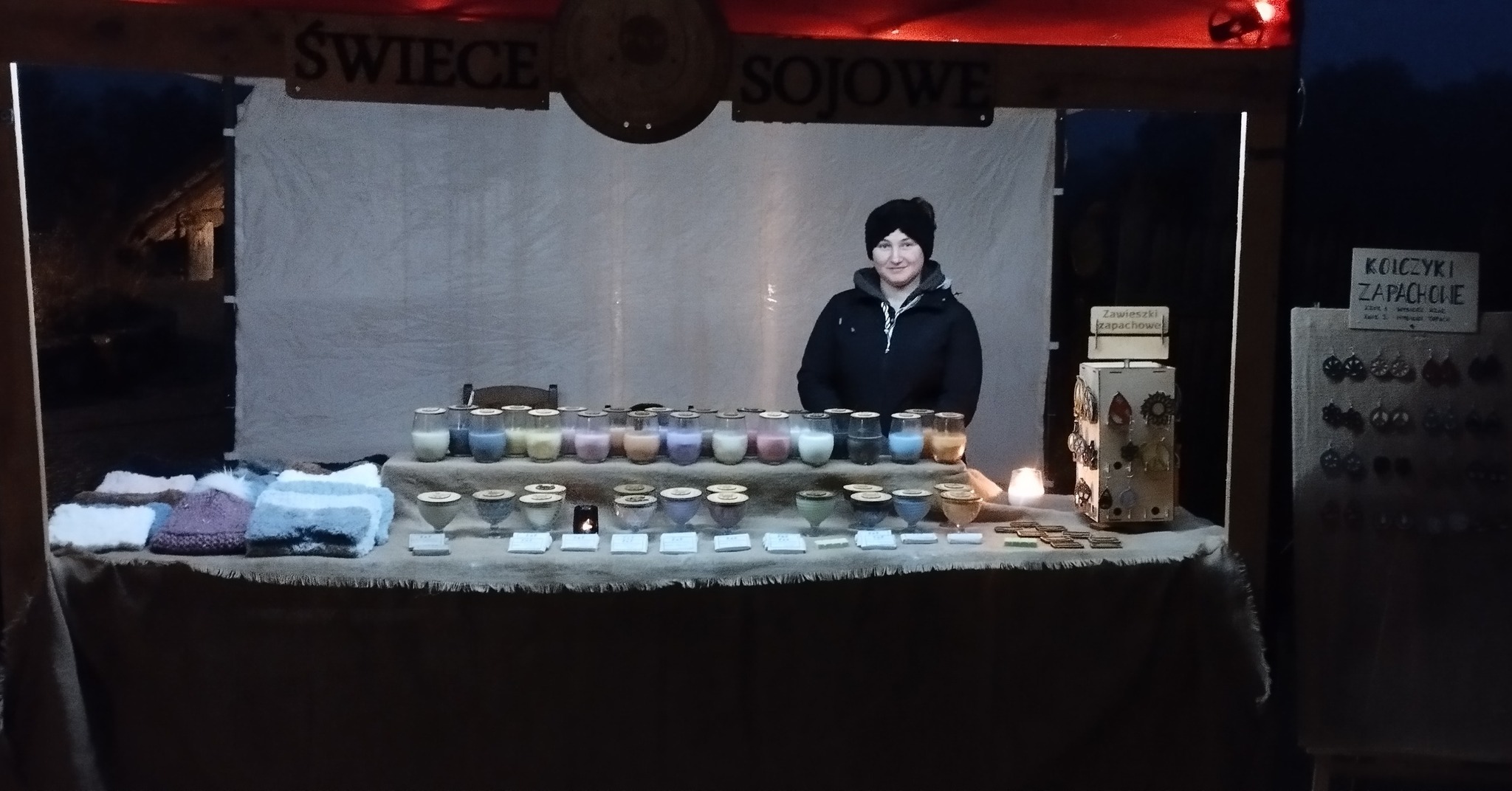 W sobotę 21.09 byliśmy z naszymi produktami w @grodziskoowidz . Spodobało nam się na tyle, że mamy zamiar tam wrócić na Owidzki Jarmark Bożonarodzeniowy 

 #swiecezapachowe #zapach #zapachdoauta #świecezapachowe #świecenaturalne #swiecesojowe